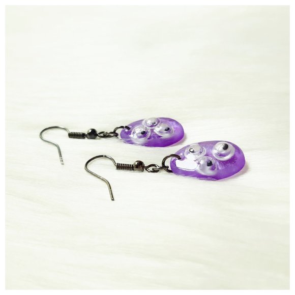 Purple Googly Eye Earrings Handmade Halloween Mini Resin Dangle Earrings - Picture 4 of 8